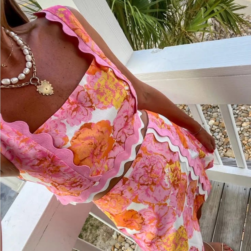 Vestique Vibrant Floral Mini Skirt and Top set - Picture 2 of 2